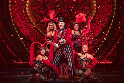 how long is the musical moulin rouge how does the length of the musical compare to its historical context?