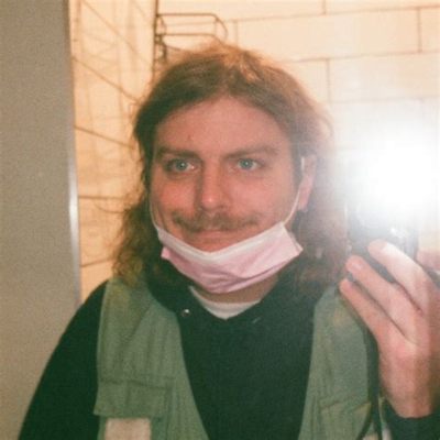 what music genre is mac demarco? Mac Demarco's eclectic approach to music has made him a standout figure in the indie scene, but pinpointing his exact genre can be quite challenging due to his unique style that blends elements of folk, rock, jazz, and even some electronic sounds.